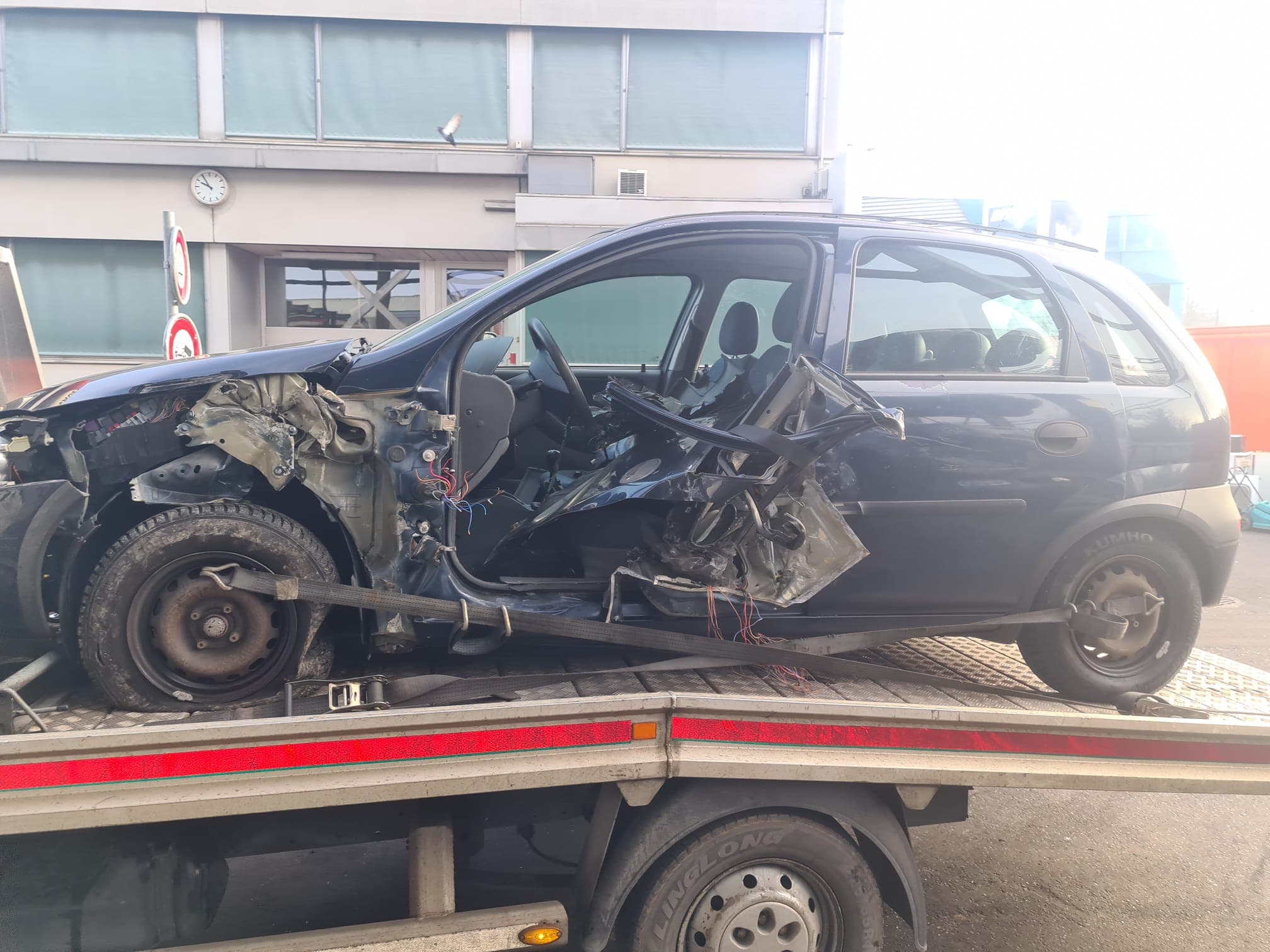 Dépanneuse Daly Transport en intervention en Suisse romande