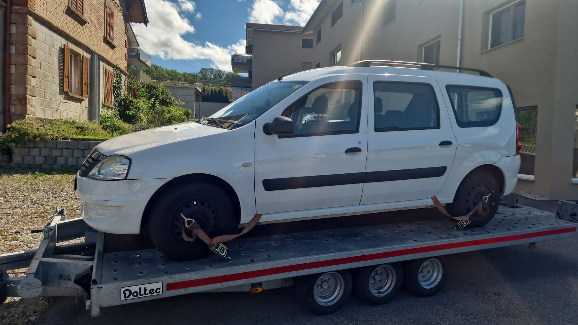 Dépanneuse Daly Transport en intervention en Suisse romande