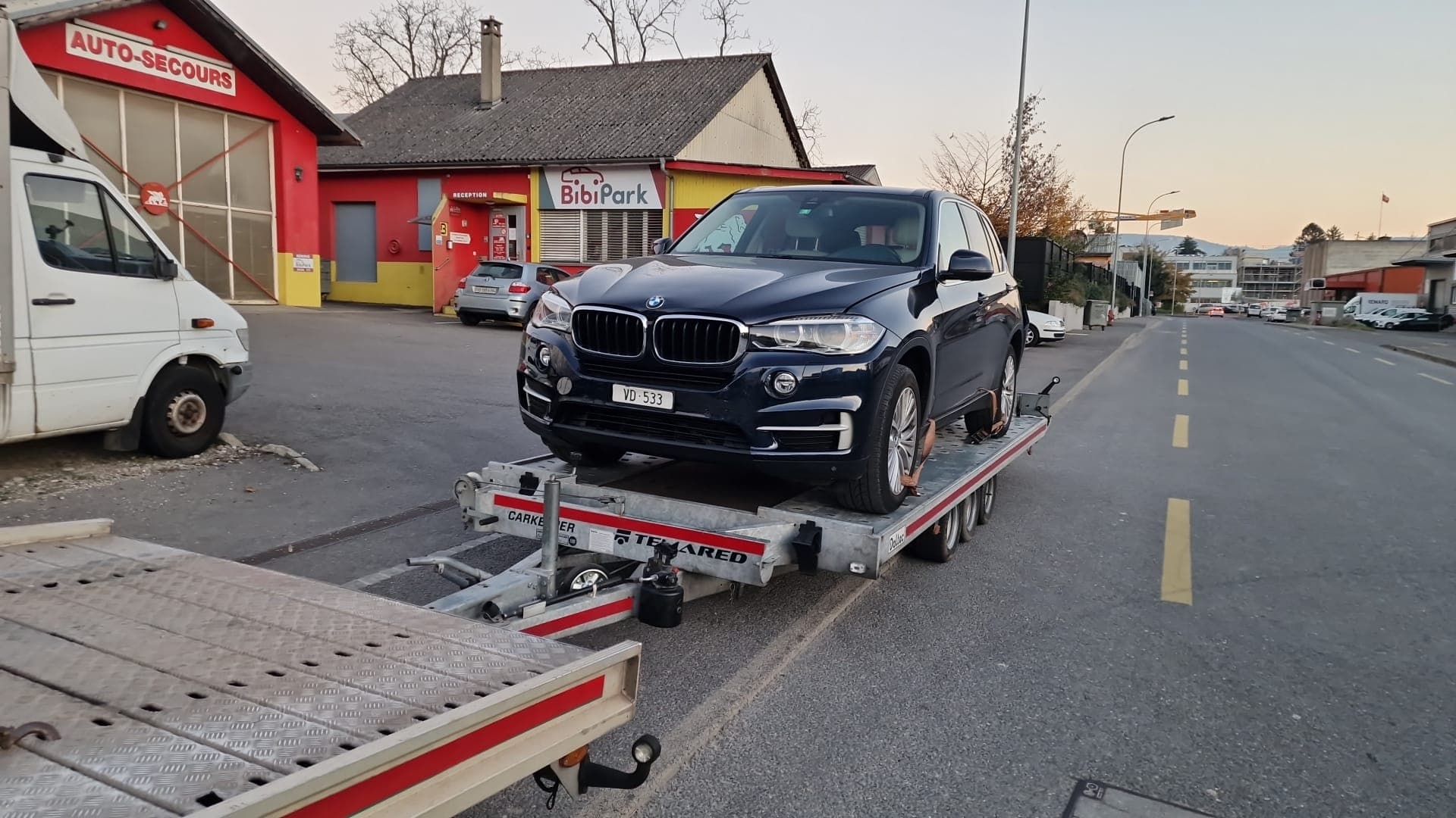 Dépanneuse Daly Transport en intervention en Suisse romande